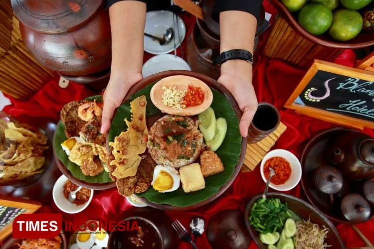 pecel rawon banyuwangi, pecel rawon, nasi pecel rawon,