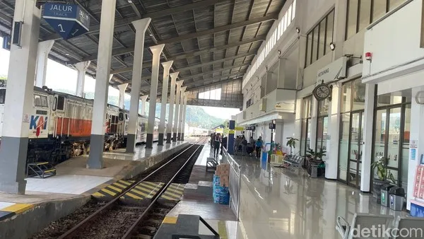 stasiun banyuwangi kota, stasiun karangasem, jadwal kereta