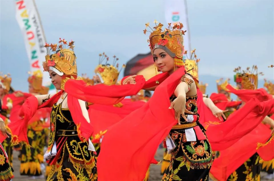 tari gandrung banyuwangi, tari gandrung, gandrung: Gandrung Banyuwangi sebagai Warisan Budaya Takbenda: