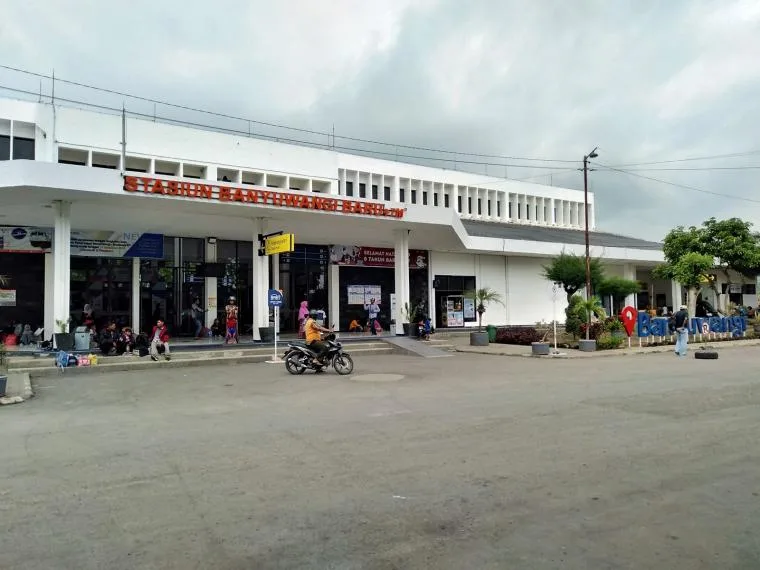 stasiun banyuwangi kota, stasiun karangasem, jadwal kereta